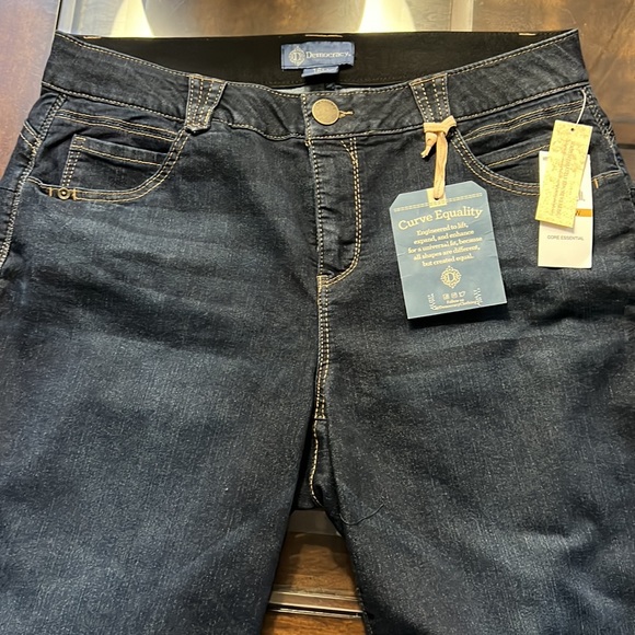 Democracy Plus Size "Ab"solution® Bermuda Stretch Denim Shorts - Picture 9 of 15